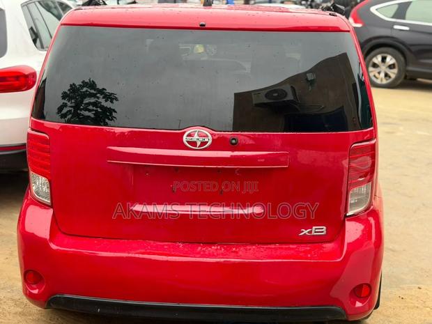 Scion xB 2015 Red