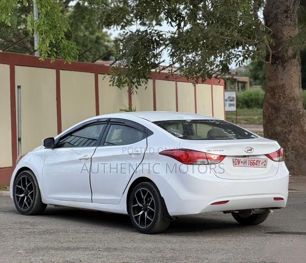Hyundai Elantra 2013 White