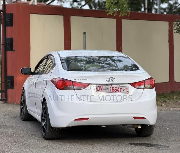 Hyundai Elantra 2013 White