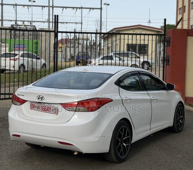 Hyundai Elantra 2013 White