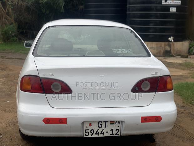 Toyota Corolla 2002 White