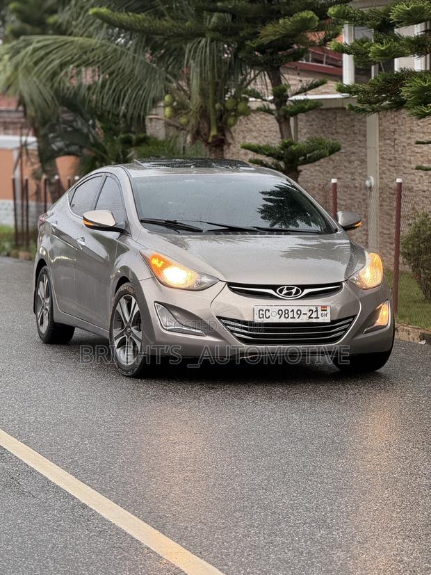 Hyundai Elantra Limited Sedan FWD (1.8L 4cyl 6A) 2016 Gray