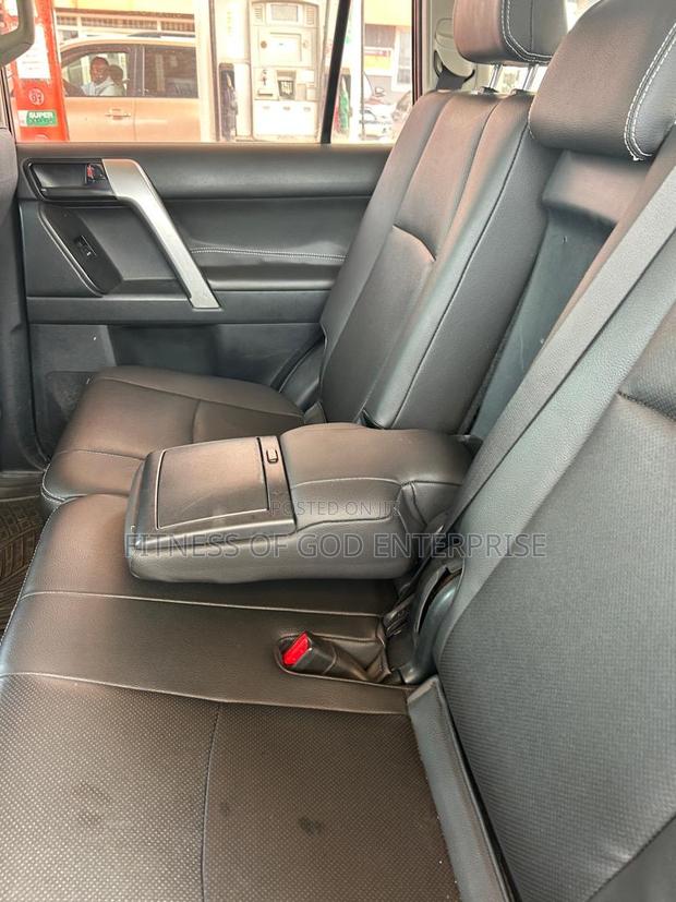 Toyota Land Cruiser Prado 2021 Black