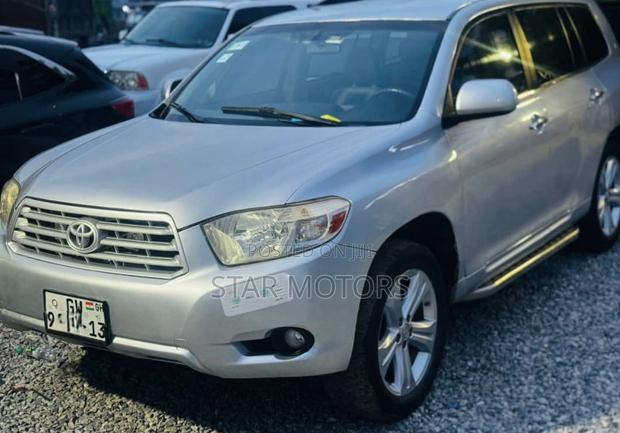 Toyota Highlander 2010 Silver