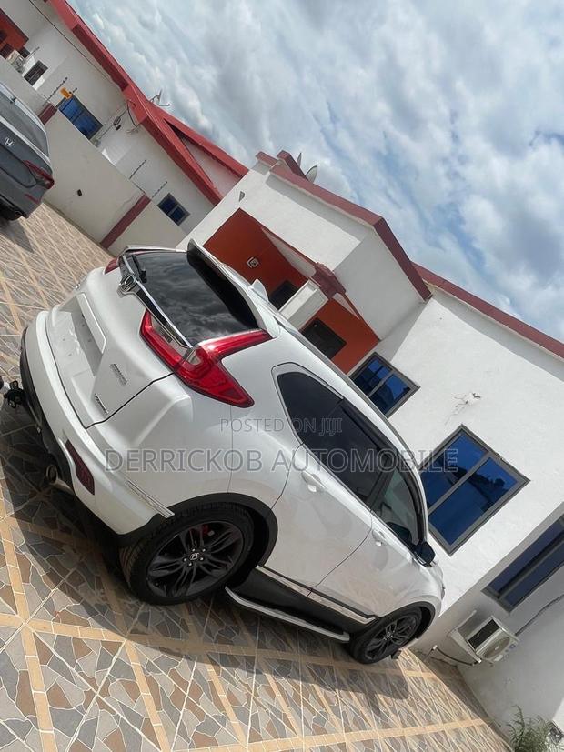 Honda CR-V Touring AWD 2019 White