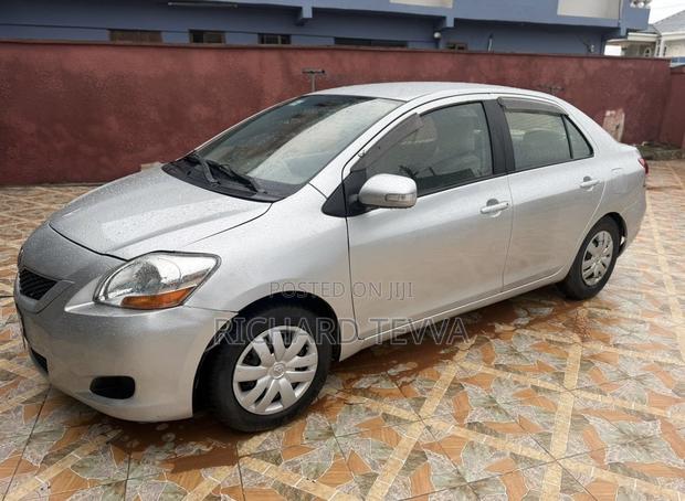 Toyota Belta 2010 Gray