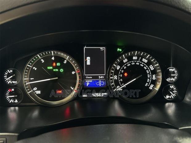 Lexus LX 570 AWD 2021 Gold