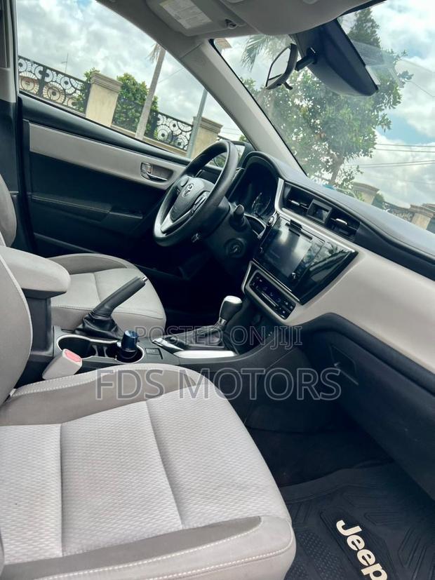 Toyota Corolla L 4dr Sedan (1.8L 4cyl CVT) 2017 White