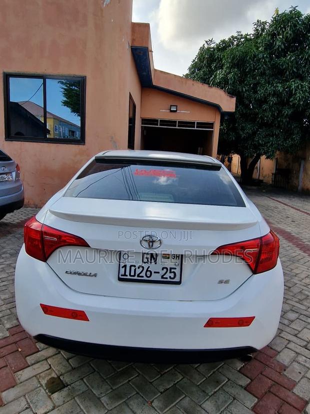 Toyota Corolla 2017 White