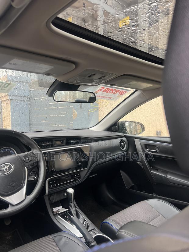 Toyota Corolla SE (1.8L 4cyl 2A) 2019 Black