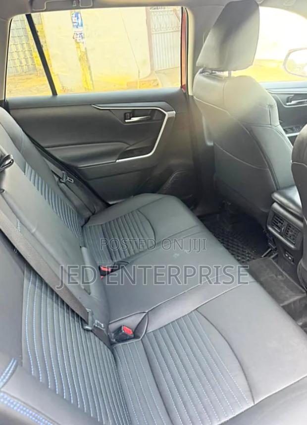 Toyota RAV4 XLE AWD 2020 Orange