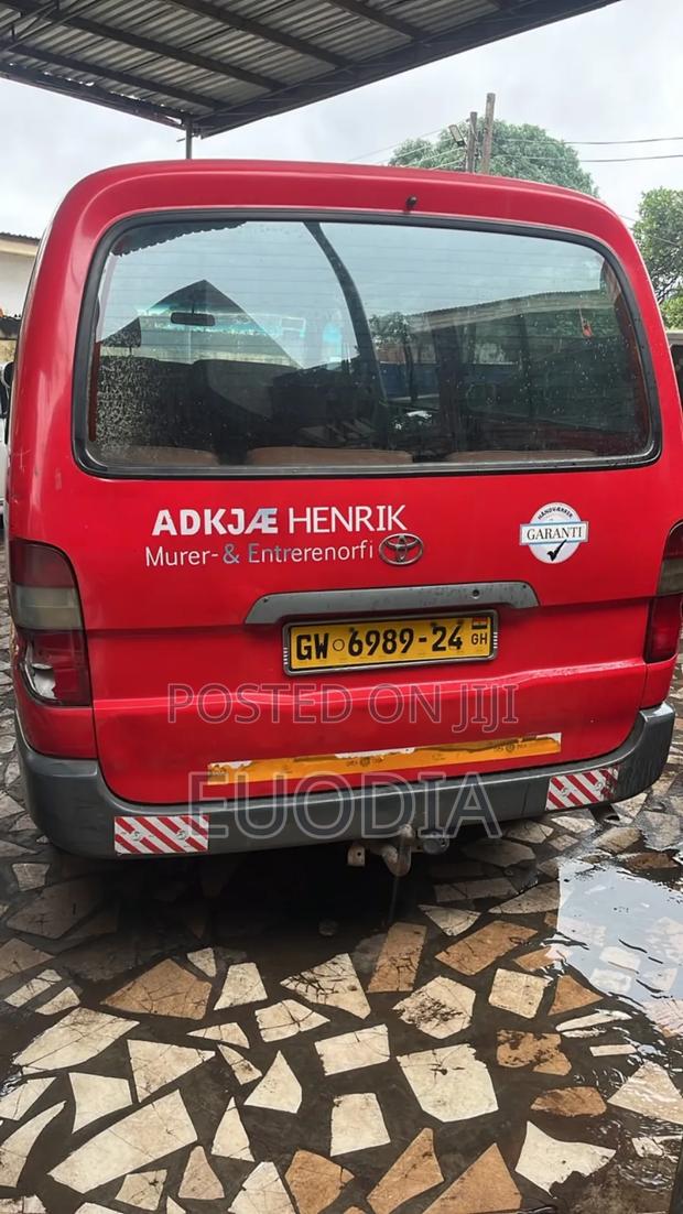 Toyota HiAce 2008 Red