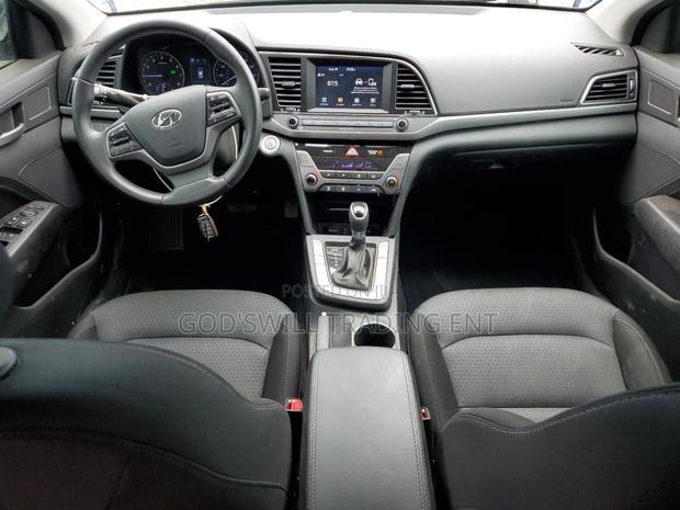 Hyundai Elantra 2017 Blue
