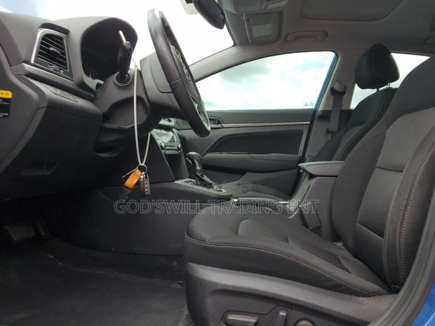 Hyundai Elantra 2017 Blue