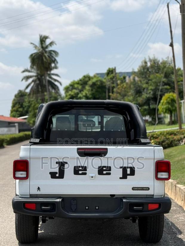 Jeep Gladiator Freedom 4x4 *Ltd Avail* 2023 White