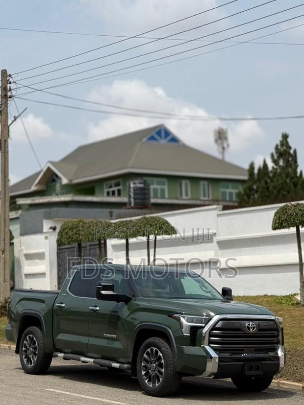 Toyota Tundra Limited CrewMax 5.5' Bed 2023 Green