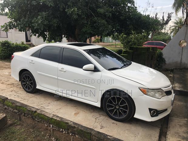 Toyota Camry SE Sport 4dr Sedan (2.5L 4cyl 6A) 2014 White