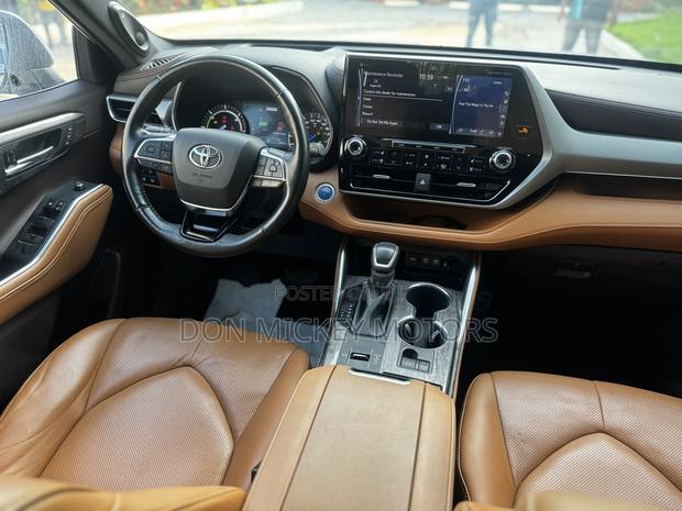 Toyota Highlander Platinum 2021 White