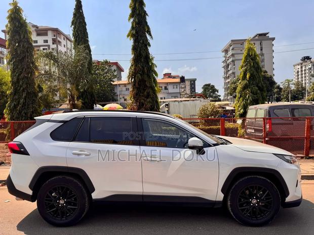 Toyota RAV4 2020 White