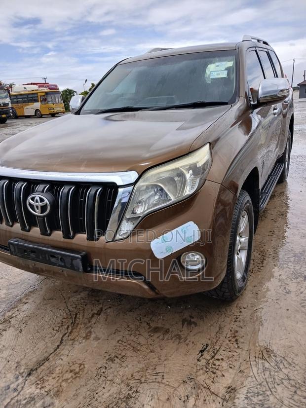 Toyota Land Cruiser Prado 2016 Brown