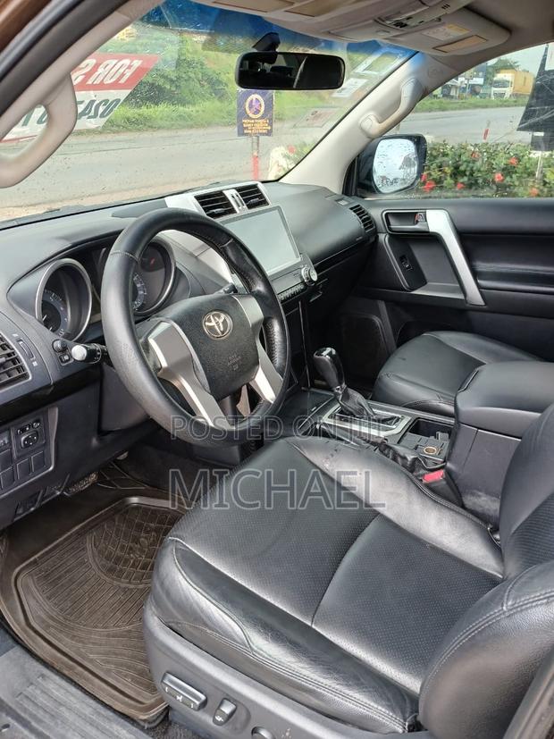 Toyota Land Cruiser Prado 2016 Brown
