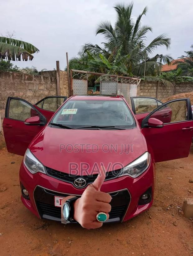 Toyota Corolla S w/Special Edition Pkg (1.8L 4cyl CVT) 2016 Red