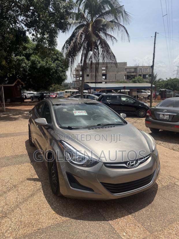 Hyundai Elantra SE Sedan FWD (1.8L 4cyl 6A) 2016 Brown