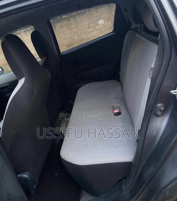 Toyota Vitz 1.3 AWD 3dr 2010 Gray