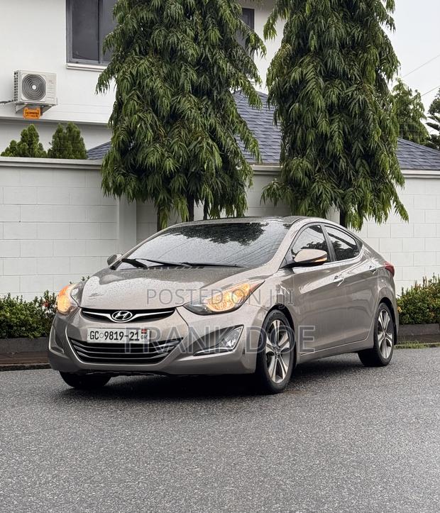 Hyundai Elantra Limited 4dr Sedan (1.8L 4cyl 6A) 2015 Gold