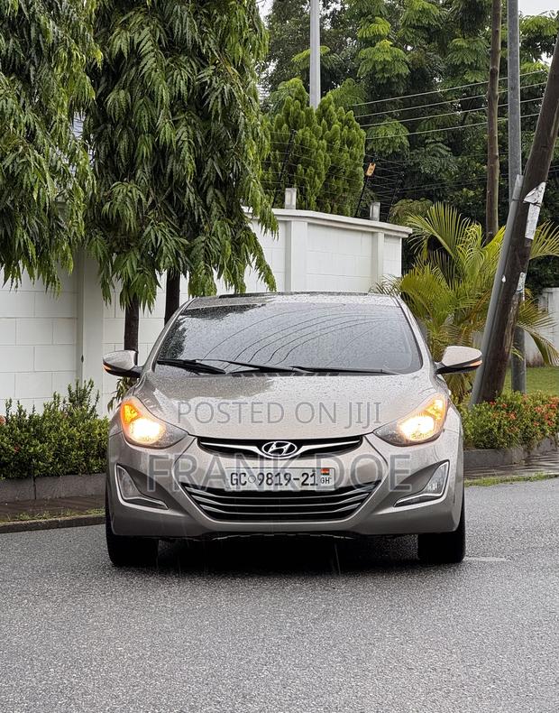 Hyundai Elantra Limited 4dr Sedan (1.8L 4cyl 6A) 2015 Gold