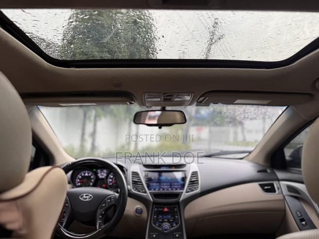 Hyundai Elantra Limited 4dr Sedan (1.8L 4cyl 6A) 2015 Gold