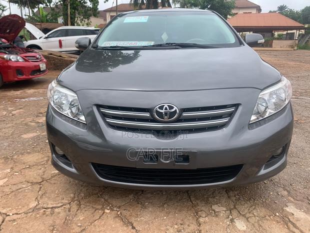 Toyota Corolla LE 4dr Sedan (1.8L 4cyl 4A) 2010 Gray