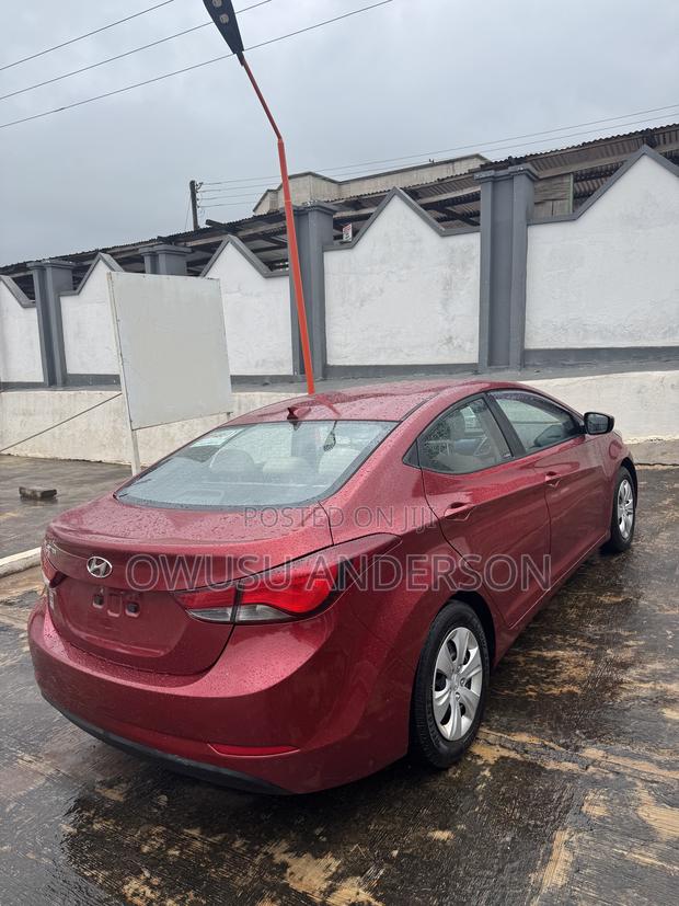 Hyundai Elantra 2016 Red