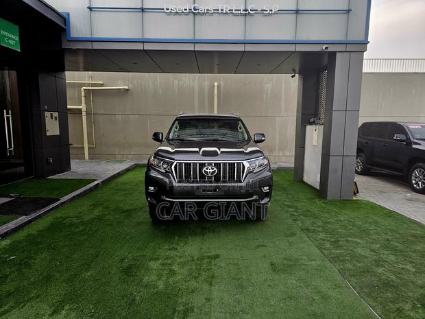 Toyota Land Cruiser Prado 4.0 2022 Gray