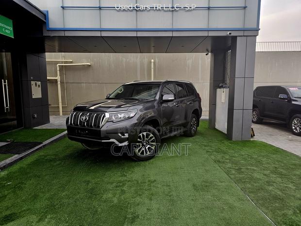 Toyota Land Cruiser Prado 4.0 2022 Gray