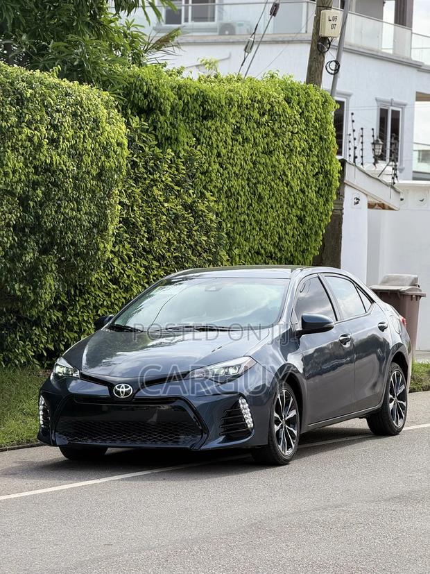 Toyota Corolla SE 4dr Sedan (1.8L 4cyl CVT) 2017 Gray
