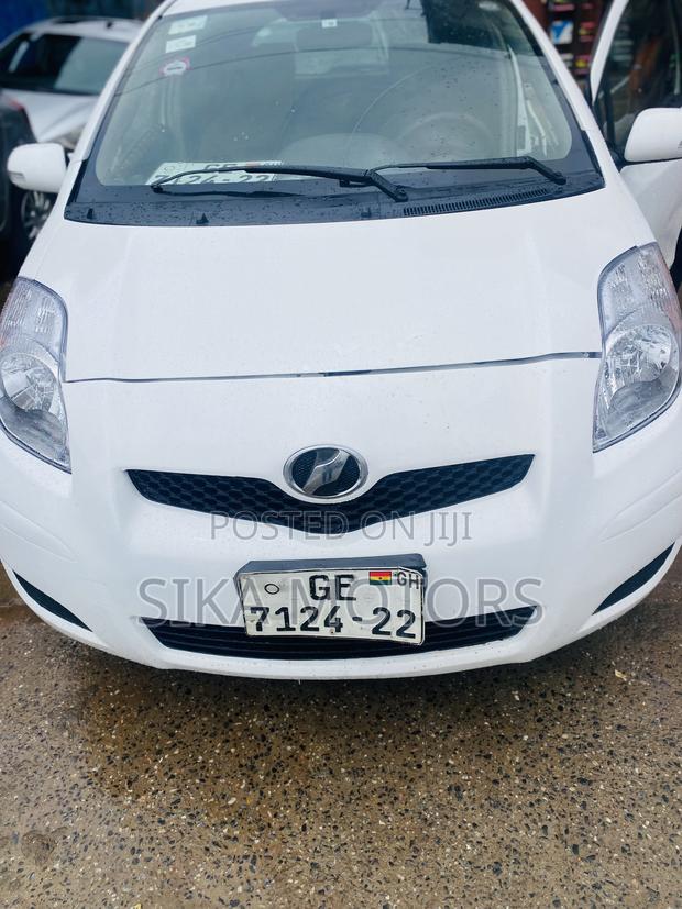 Toyota Vitz 2010 White