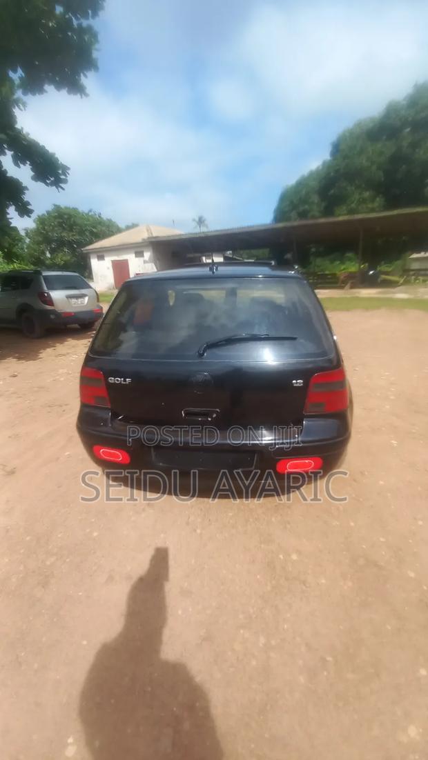 Volkswagen Golf 2002 Black