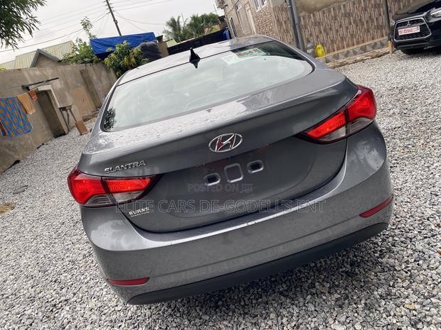 Hyundai Elantra Limited Sedan FWD (1.8L 4cyl 6A) 2016 Gray