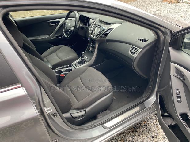 Hyundai Elantra Limited Sedan FWD (1.8L 4cyl 6A) 2016 Gray