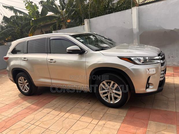 Toyota Highlander LE 4dr SUV (2.7L 4cyl 6A) 2015 Beige