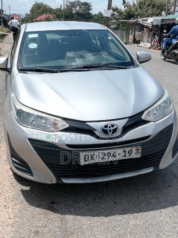 Toyota Yaris L Sedan 4dr 2019 Silver