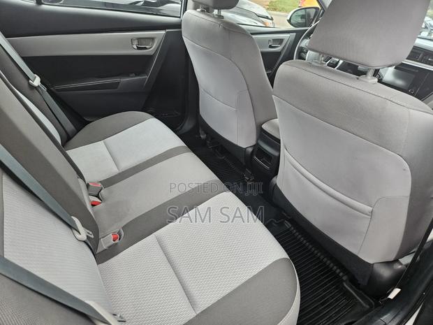 Toyota Corolla 2018 Silver