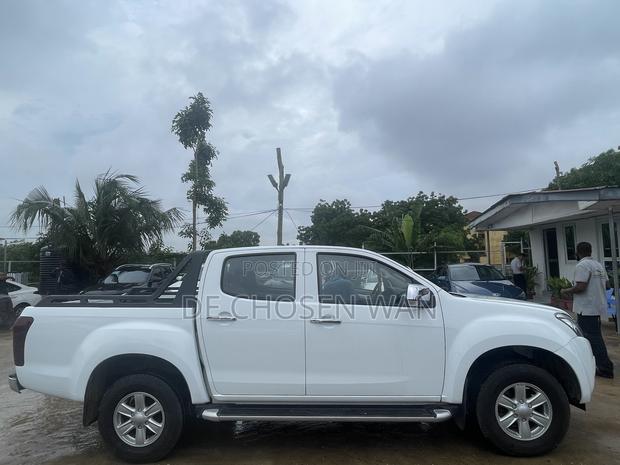 Isuzu D-MAX 2017 White