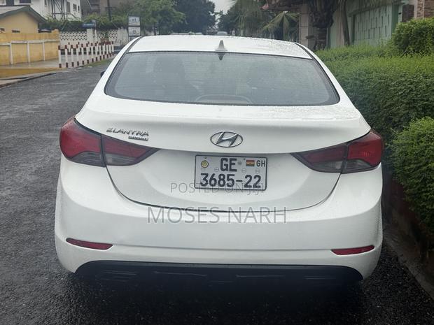 Hyundai Elantra Value Edition Sedan FWD (1.8L 4cyl 6A) 2016 White