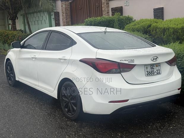 Hyundai Elantra Value Edition Sedan FWD (1.8L 4cyl 6A) 2016 White