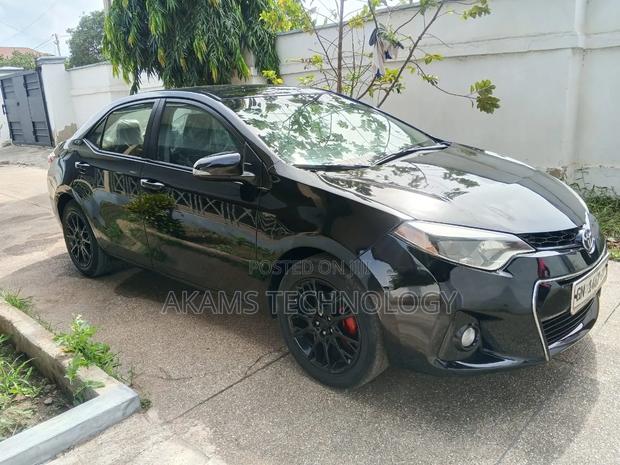 Toyota Corolla 2015 Black