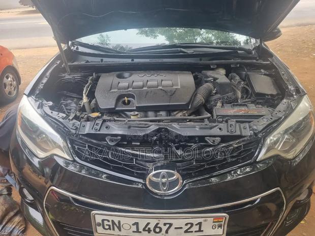 Toyota Corolla 2015 Black