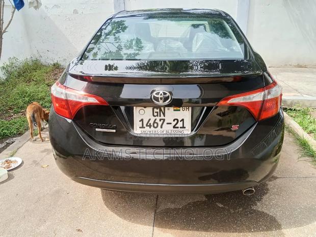 Toyota Corolla 2015 Black