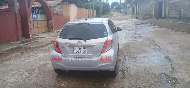 Toyota Vitz 2013 Silver